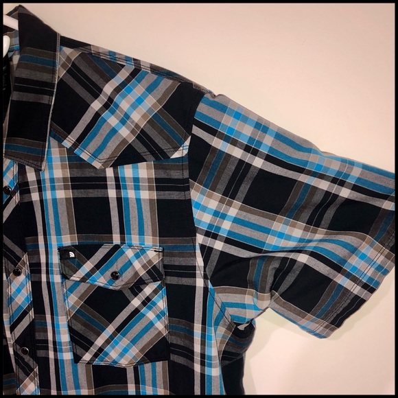 TheNorthFace🍃🍂 Black Blue and Grey flannel with 2 pockets, snaps, like new - Picture 6 of 16